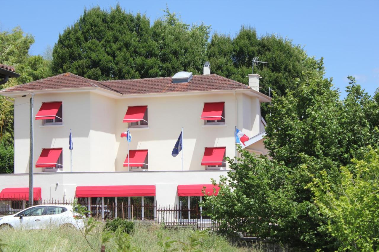 Hotel Du Lac D'Arjuzanx Екстериор снимка